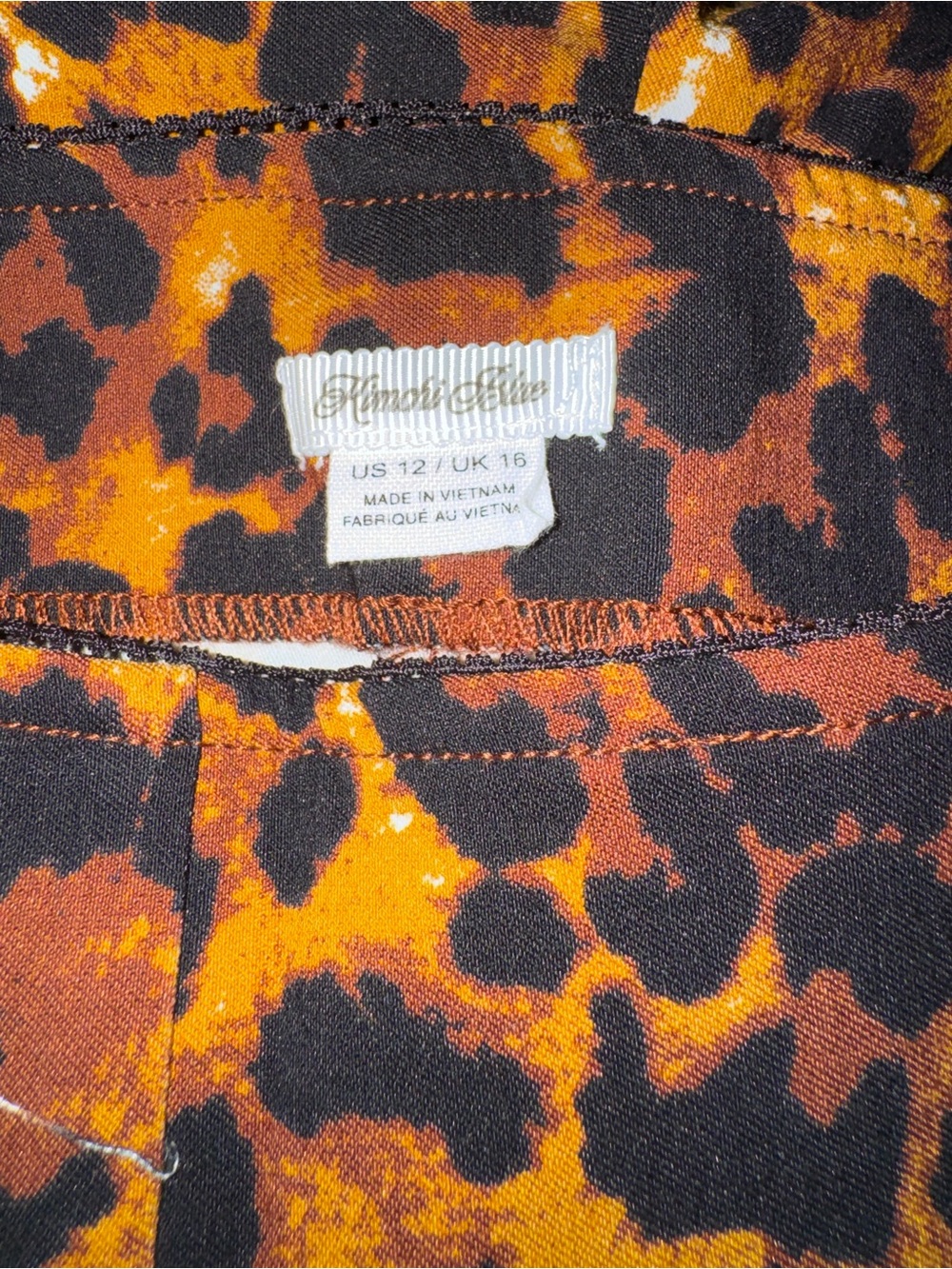 Kimchi Blue Leopard Print Capris woman’s 12 NWOT - Picture 3 of 5